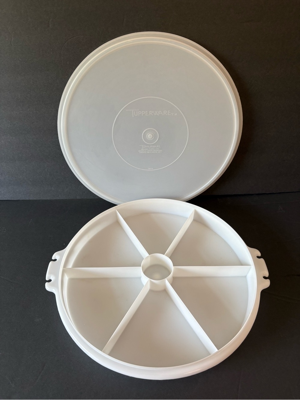 Tupperware Party Susan Divided Tray and Lid Veggies Snacks Fruits